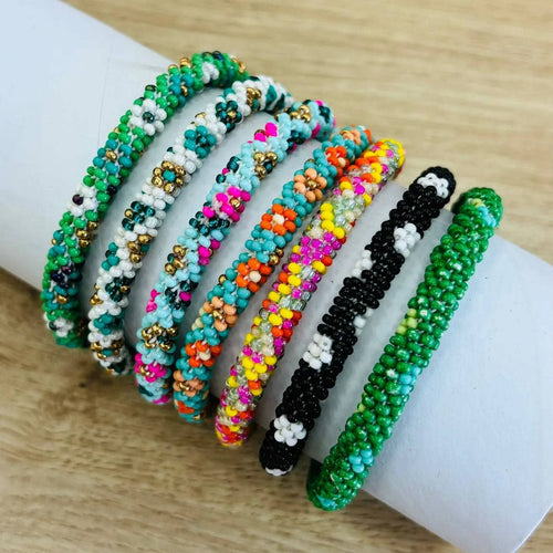 Pulsera con abalorios de colores-0